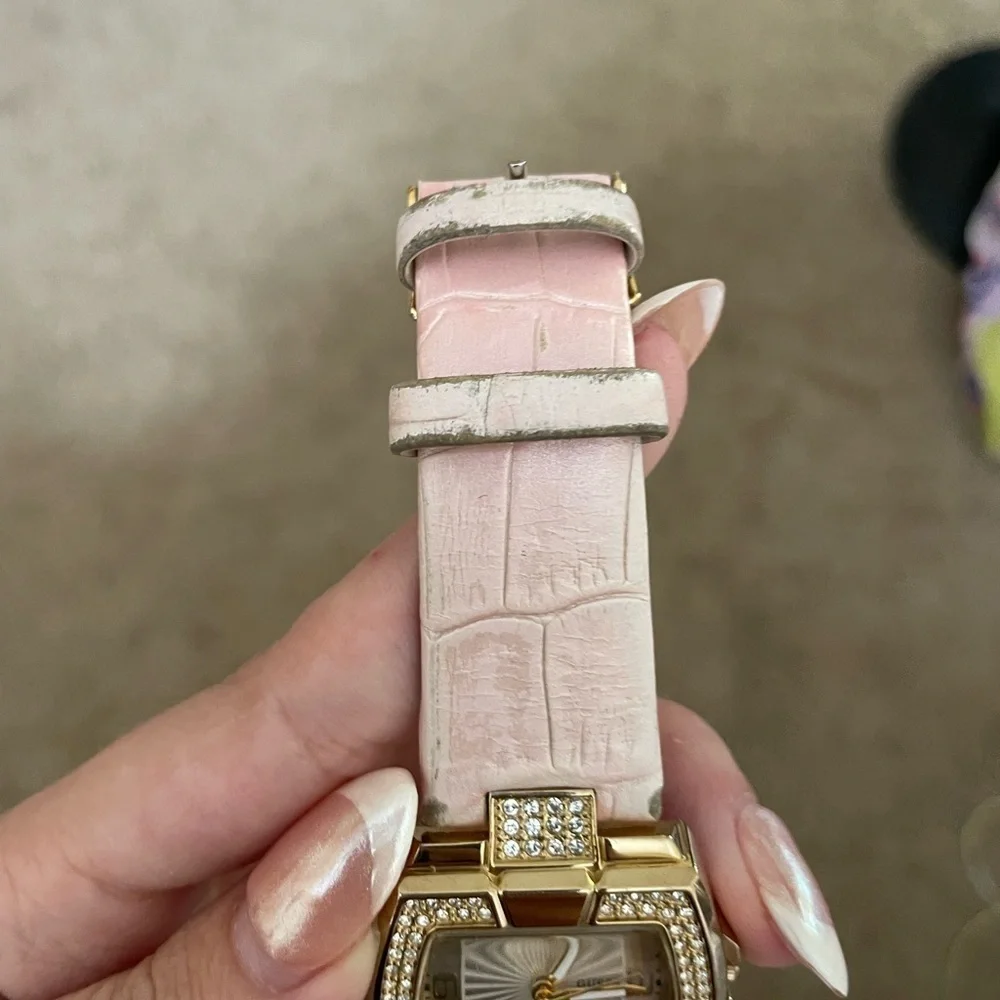 Guess watch needs new batteries